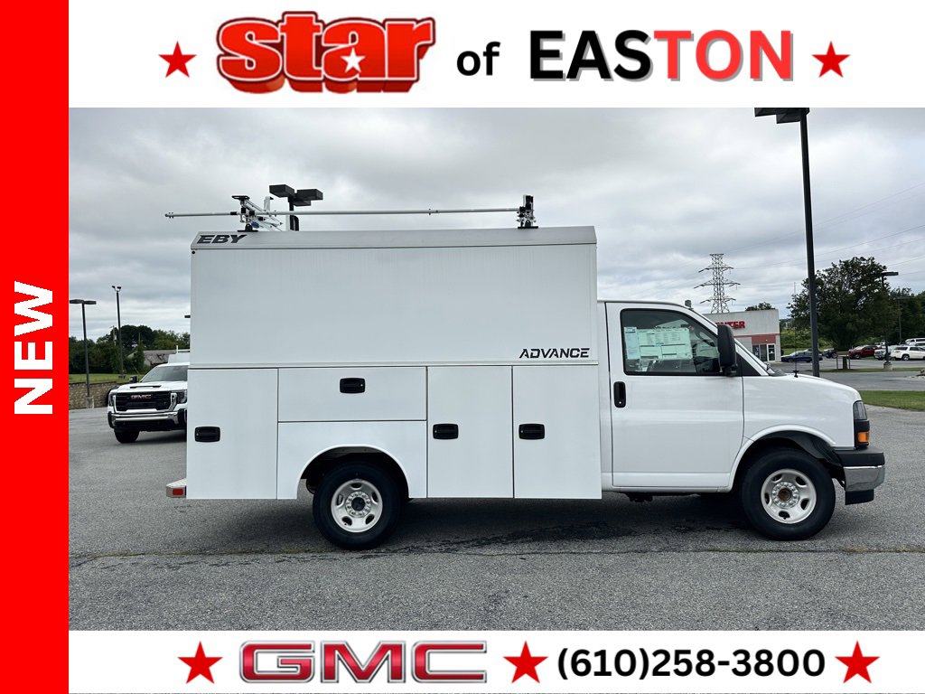 2025 Gmc Savana Cutaway 3500 photo 3