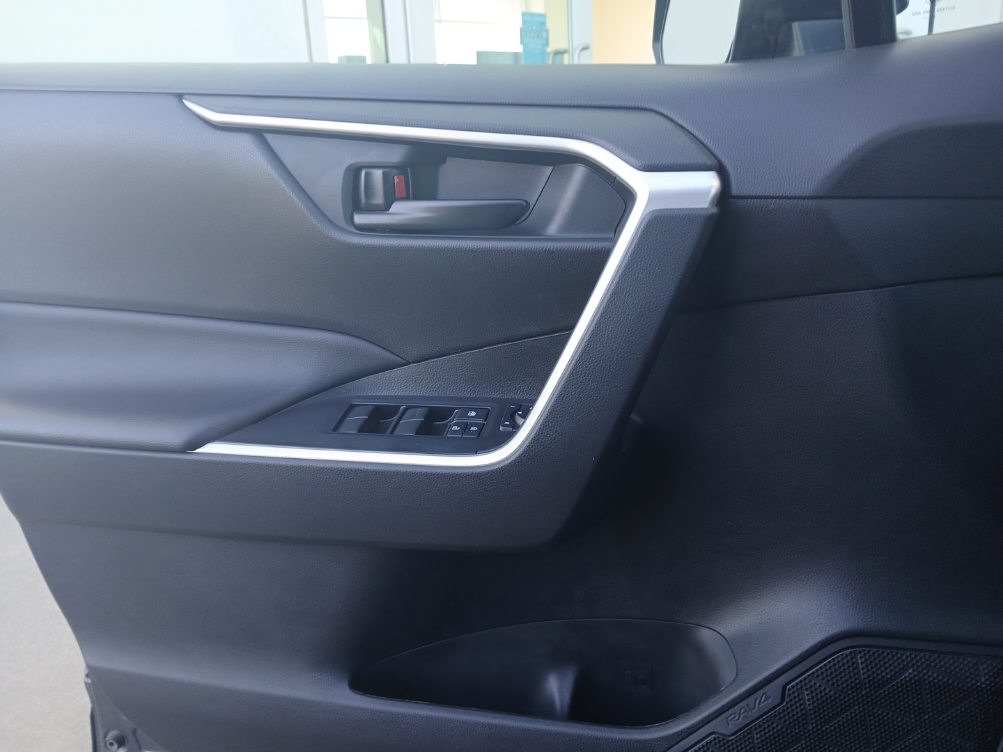 2024 Toyota RAV4 LE photo 11