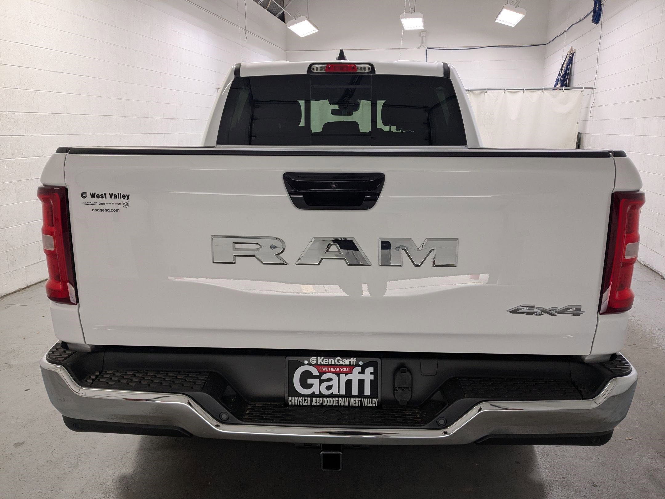 2025 Ram 1500 Tradesman photo 2