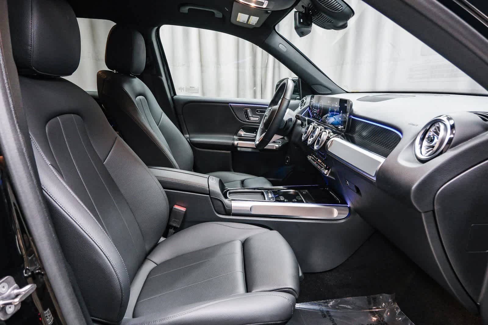 2025 Mercedes Benz GLB 250 photo 18