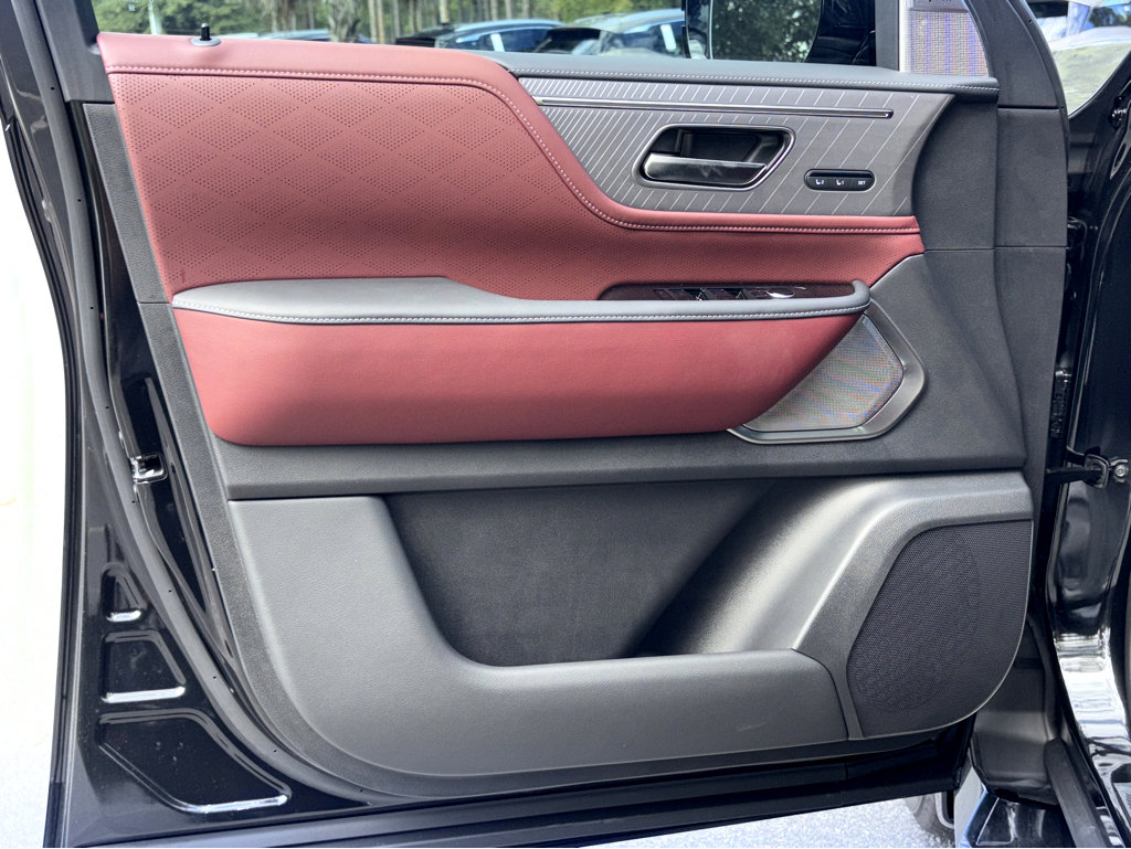 2026 Infiniti QX80 photo 23