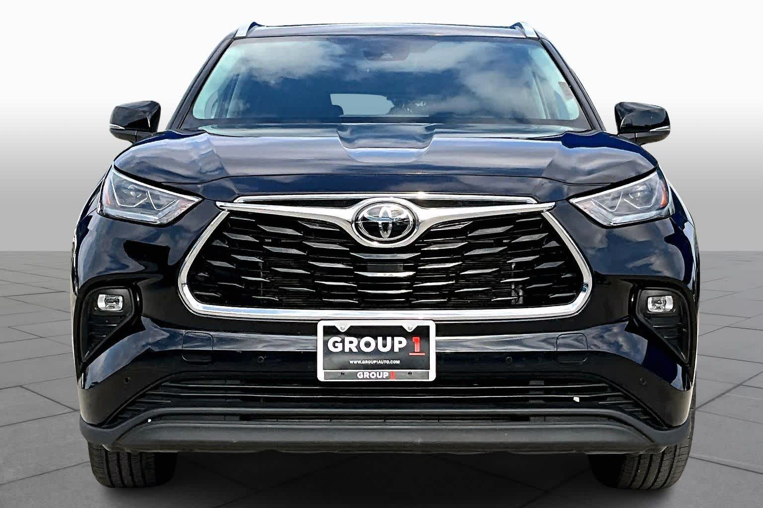 2023 Toyota Highlander Limited photo 3