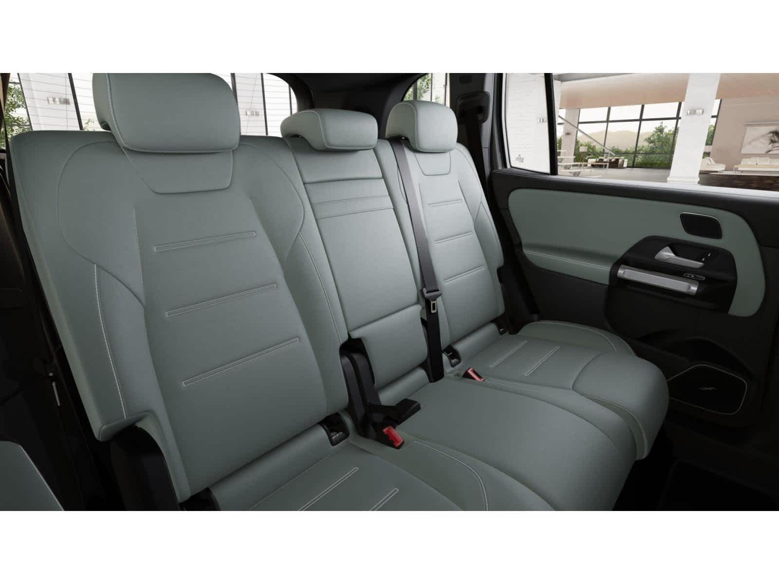2025 Mercedes Benz GLB AMG 35 4MATIC photo 4