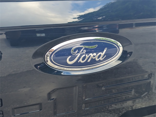 2023 Ford F-150 Lightning XLT photo 10