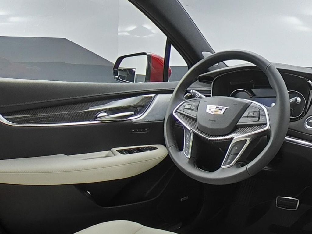 2025 Cadillac XT5 Sport photo 8