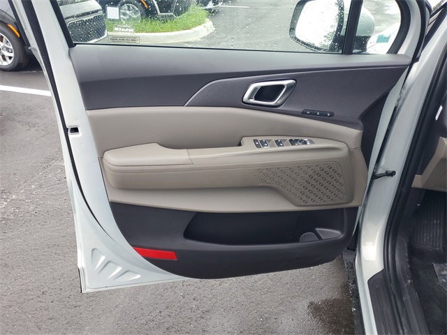 2026 Kia Carnival EX photo 3