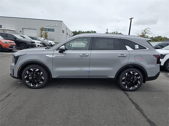2026 Kia Sorento EX photo 3