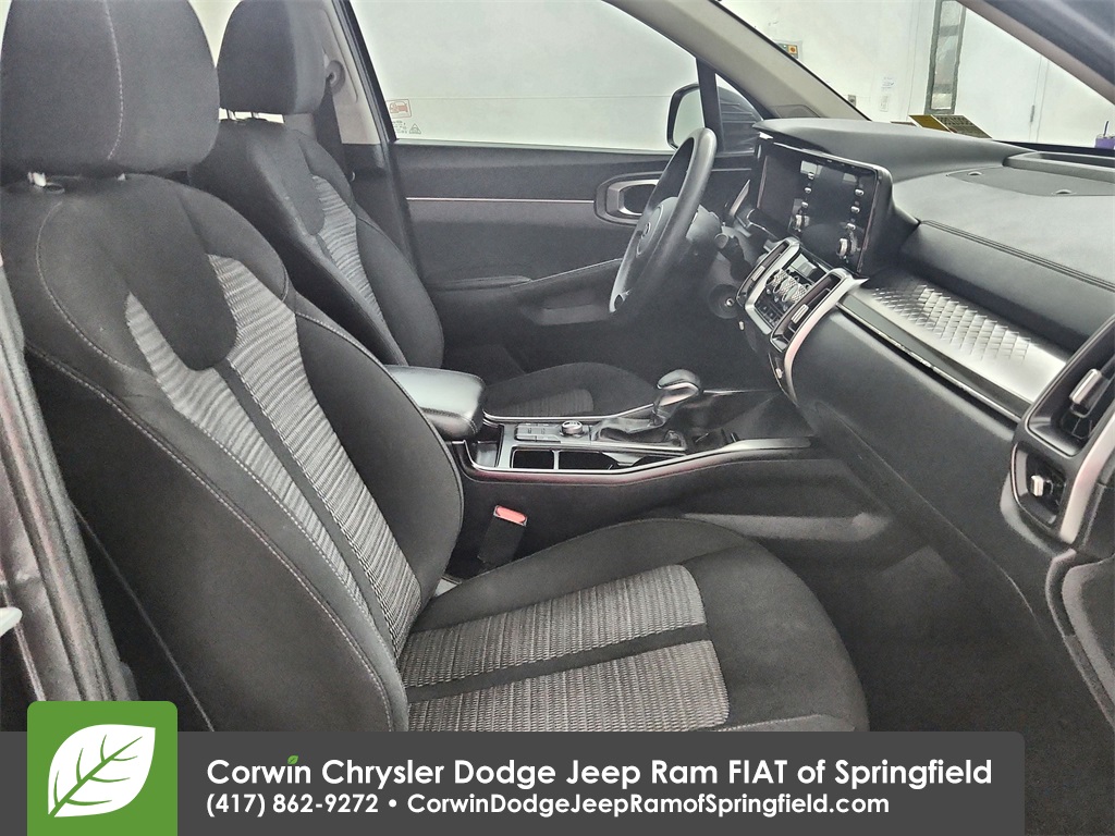 2021 Kia Sorento LX photo 30