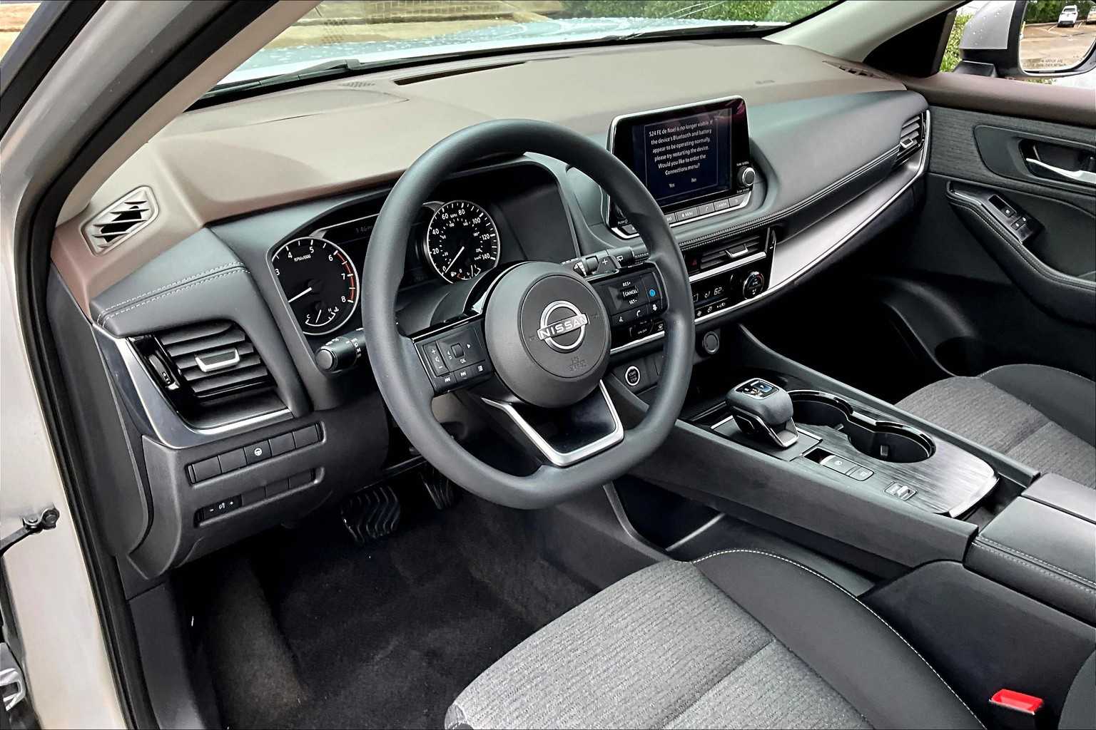 2022 Nissan Rogue SV photo 14