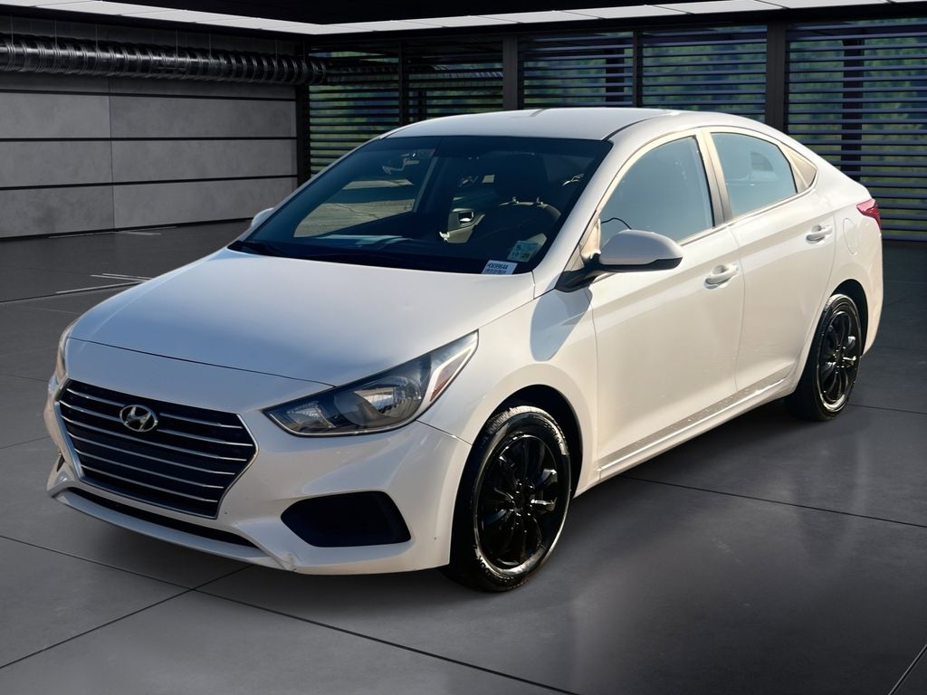 2022 Hyundai Accent SE's photo