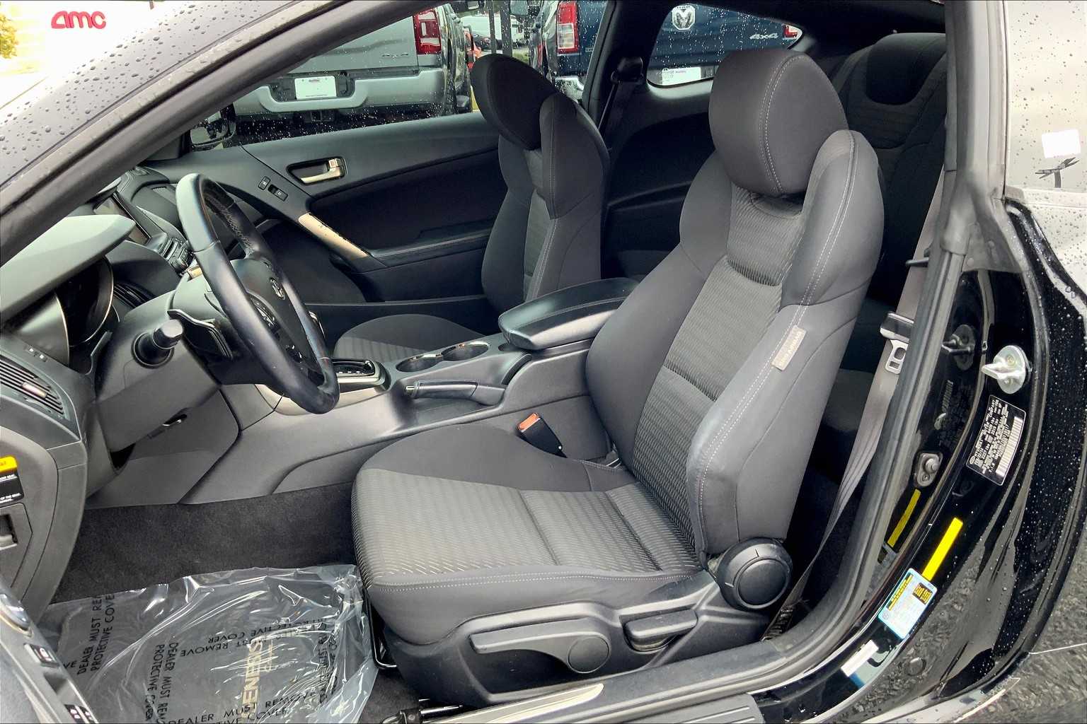 2014 Hyundai Genesis 3.8 photo 7
