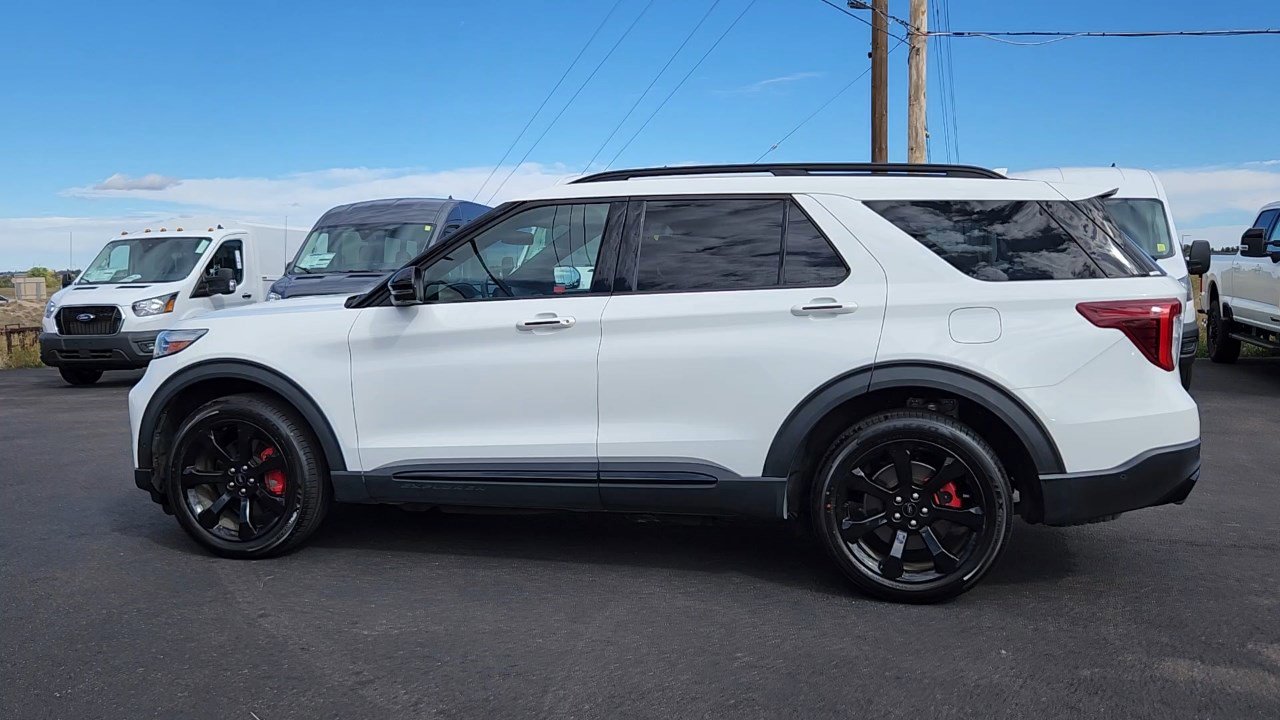 2022 Ford Explorer ST photo 2