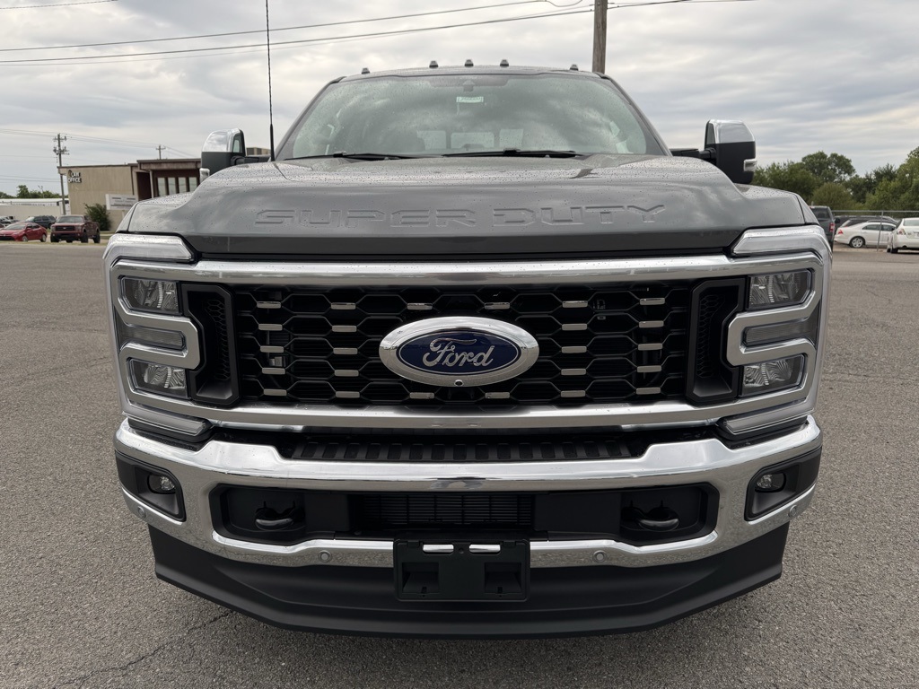 2026 Ford F-350 photo 2