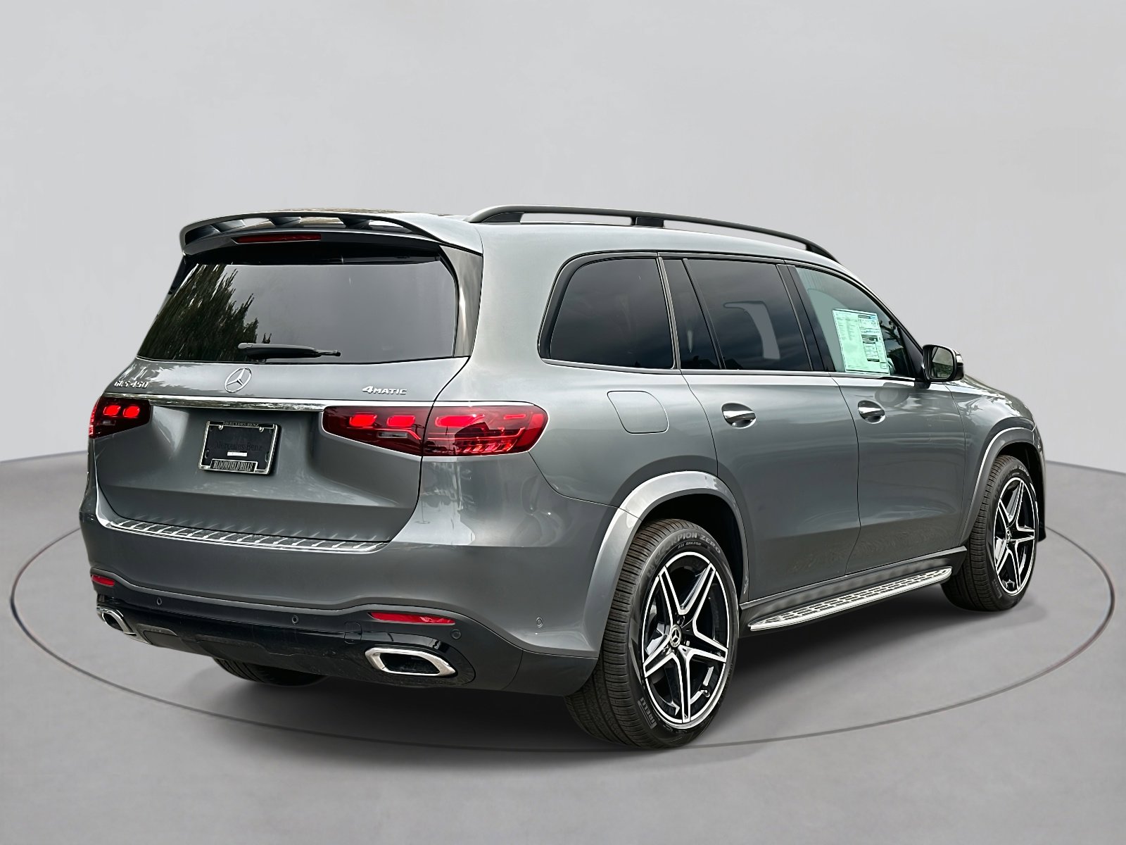 2026 Mercedes Benz GLS 450 4MATIC photo 4
