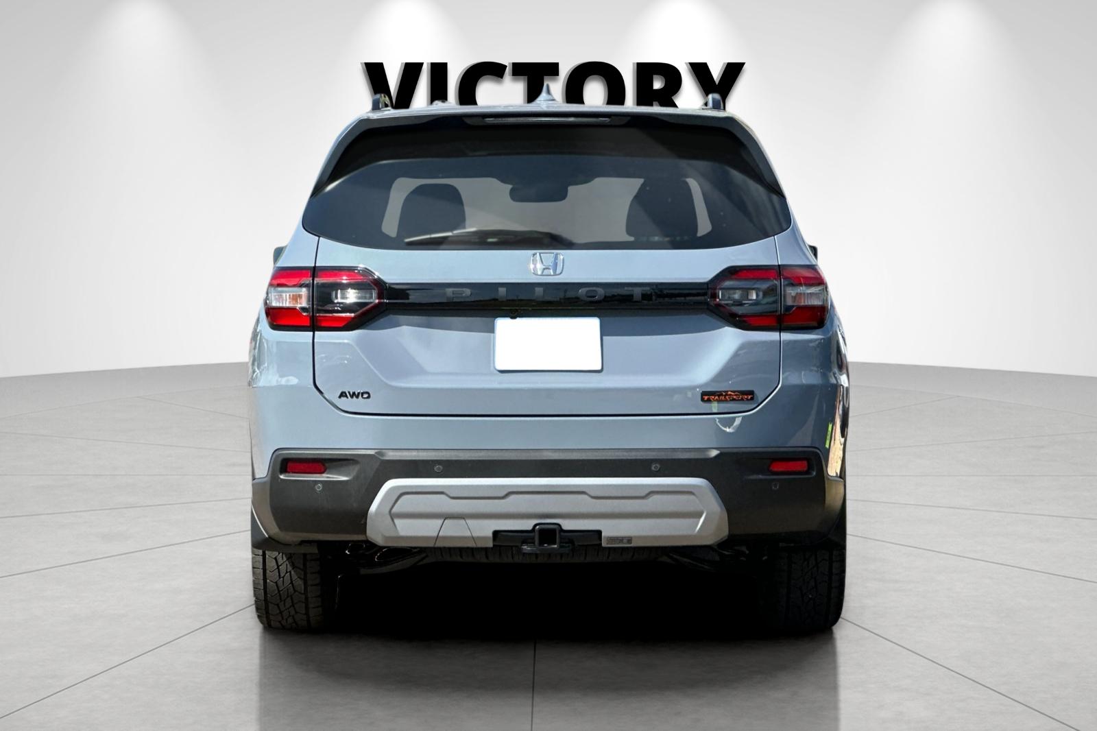 2025 Honda Pilot TrailSport photo 3