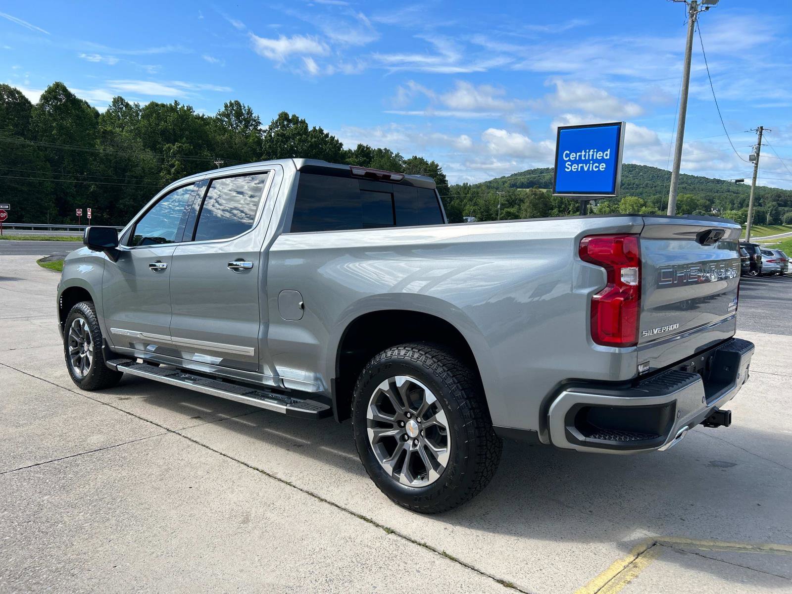 2025 Chevrolet Silverado 1500 High Country photo 6