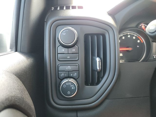 2024 Chevrolet Silverado 2500HD Custom photo 20