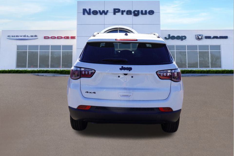 2025 Jeep Compass Altitude photo 2