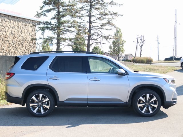 2025 Honda Pilot Touring photo 4