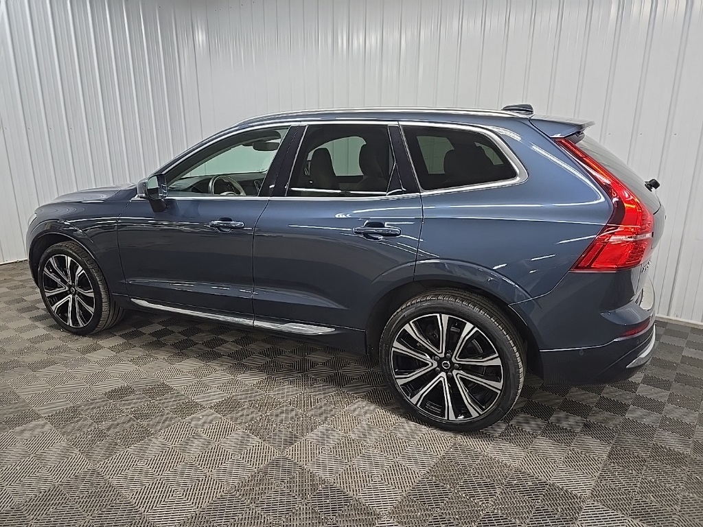 2023 Volvo XC60 Ultimate photo 3