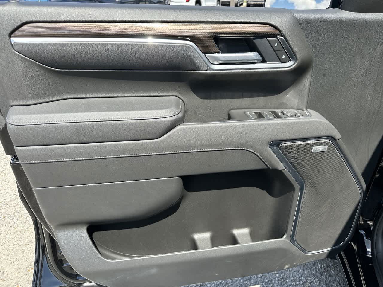 2025 Chevrolet Silverado 1500 RST photo 19
