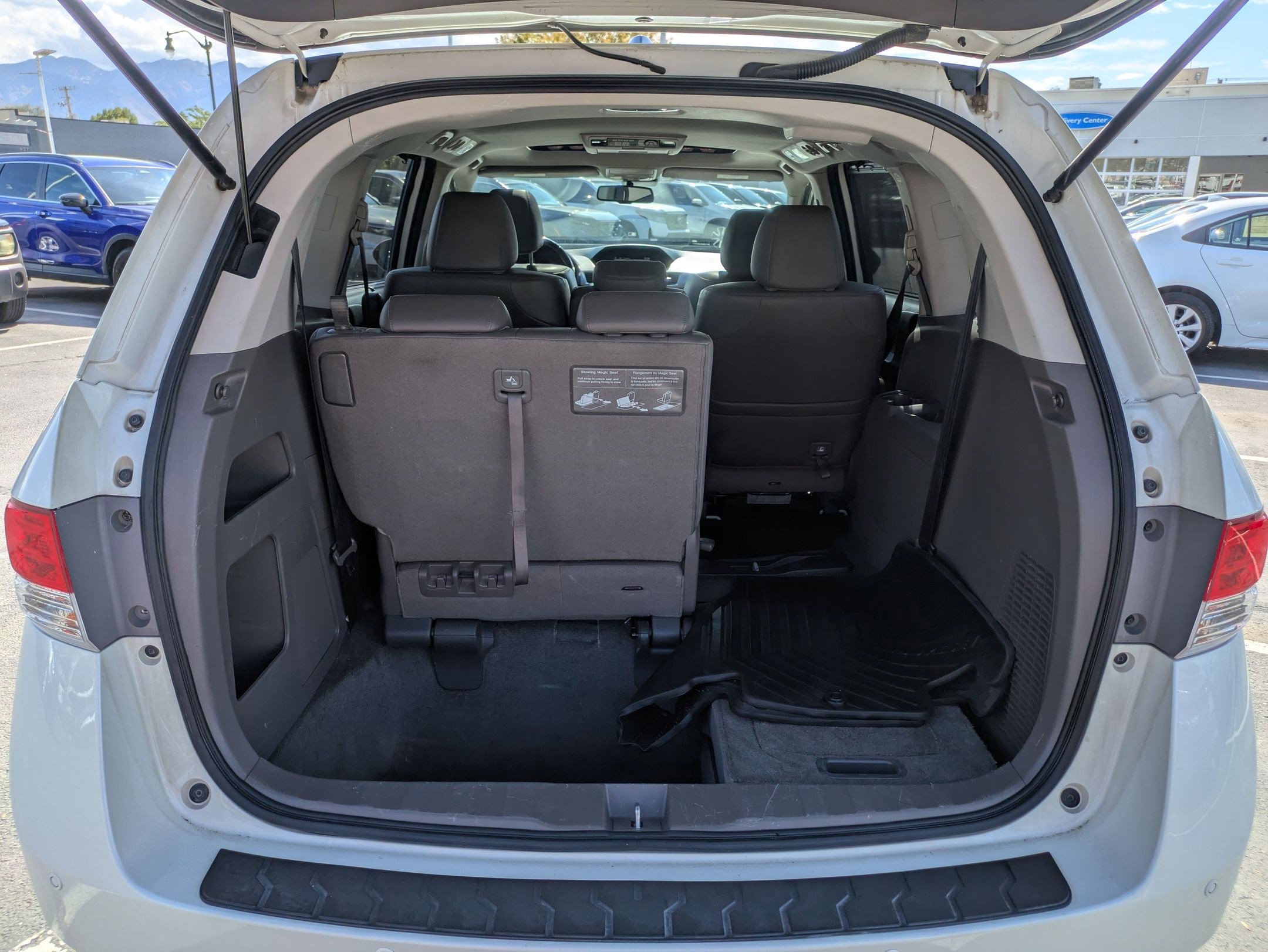 2016 Honda Odyssey Touring photo 30