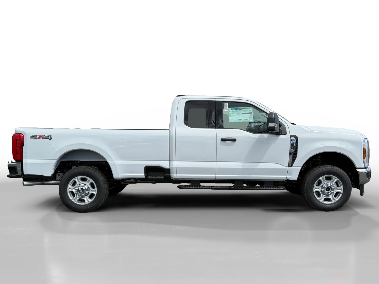 2025 Ford F-350 XLT photo 6