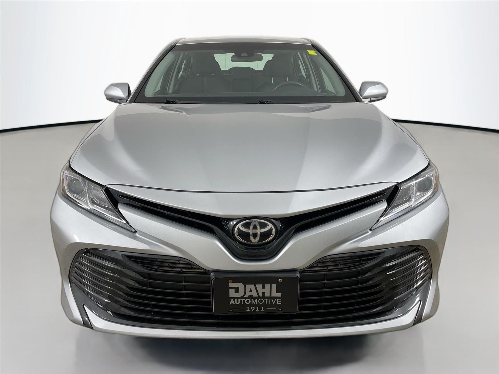 Used 2018 Toyota Camry LE with VIN 4T1B11HKXJU581398 for sale in La Crosse, WI