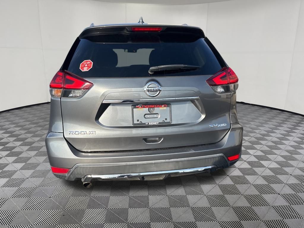 2018 Nissan Rogue SV photo 4