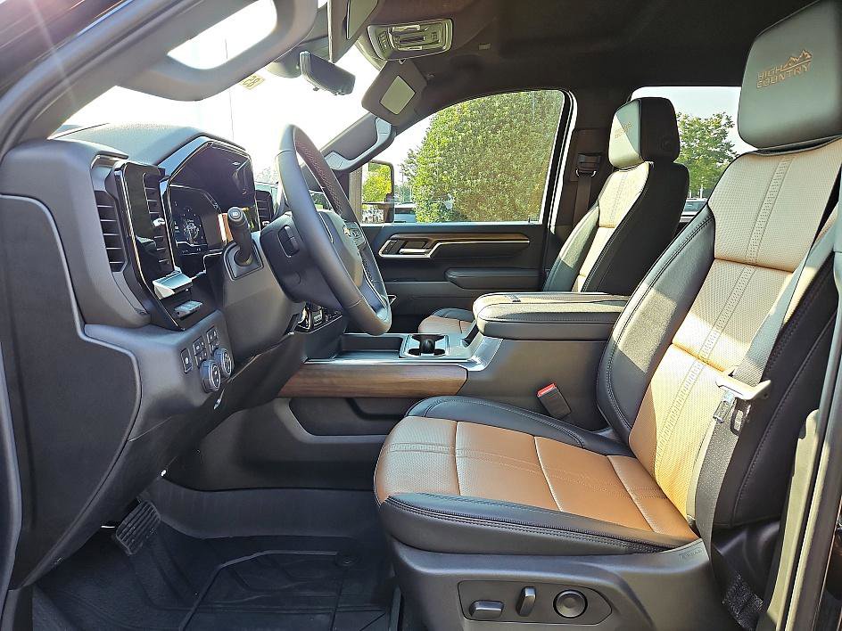 2025 Chevrolet Silverado 2500HD High Country photo 10