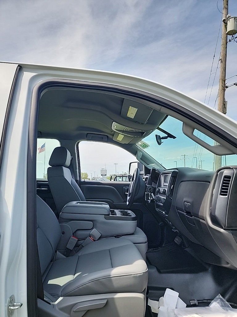 2024 Chevrolet Silverado 5500HD Work Truck photo 4