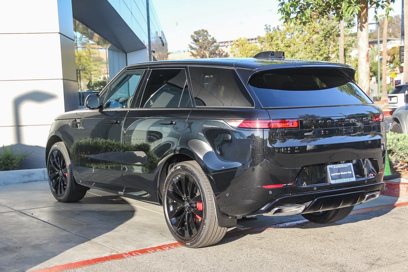 2025 Land Rover Range Rover Sport SE photo 4