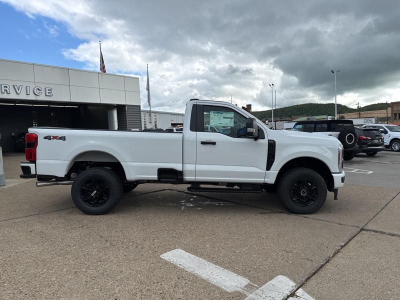 2025 Ford F-350 XL photo 8