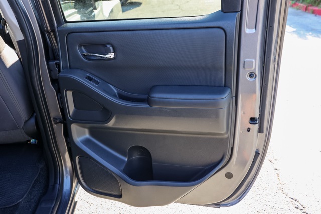 2024 Nissan Frontier SV photo 15