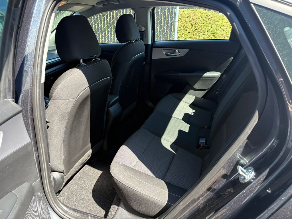 2023 Kia Forte LXS photo 23