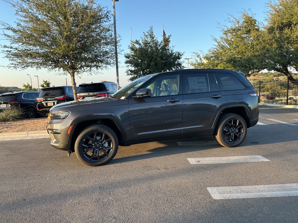 2025 Jeep Grand Cherokee Limited photo 2