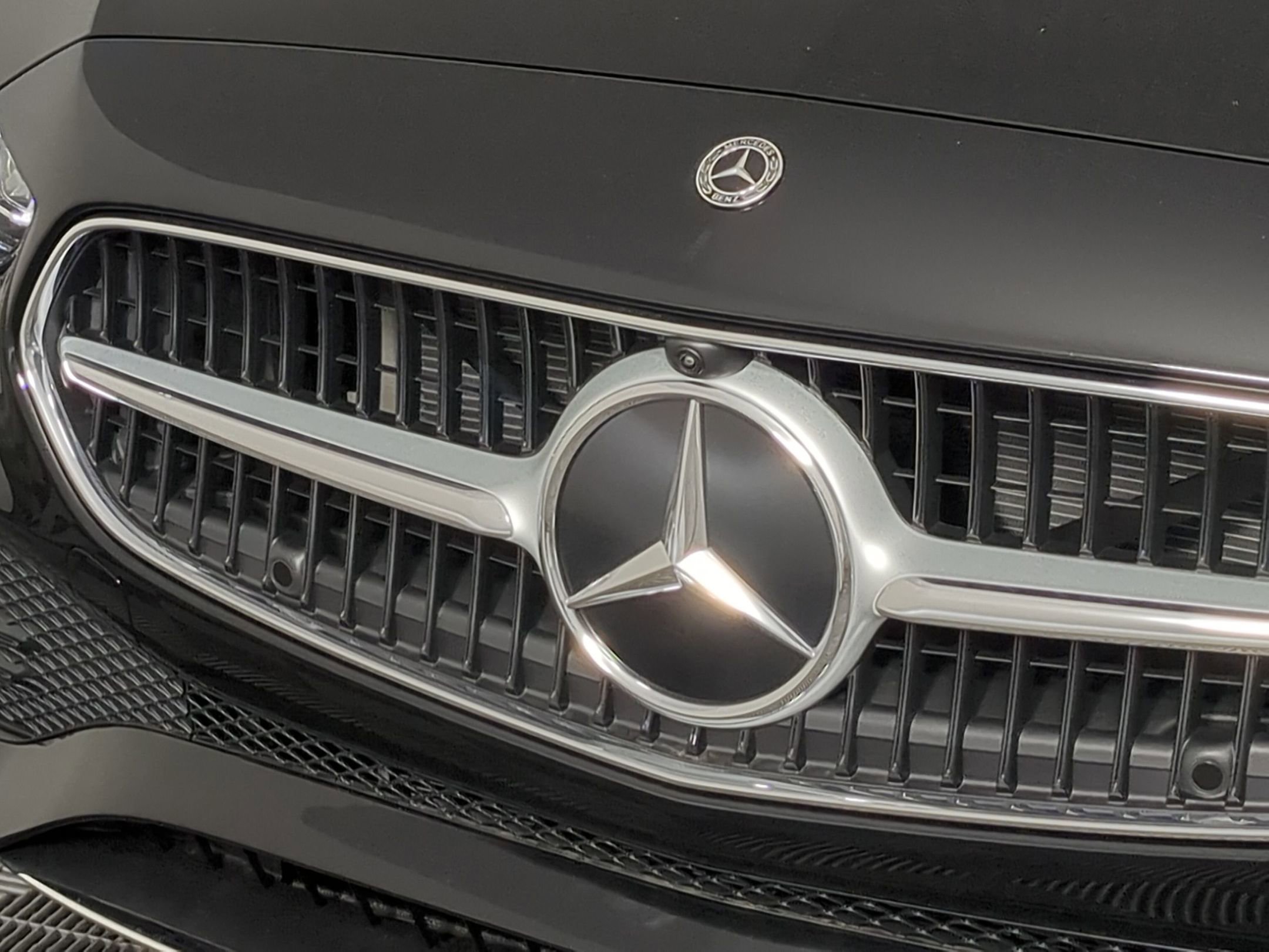 2025 Mercedes Benz C 300 4MATIC photo 4