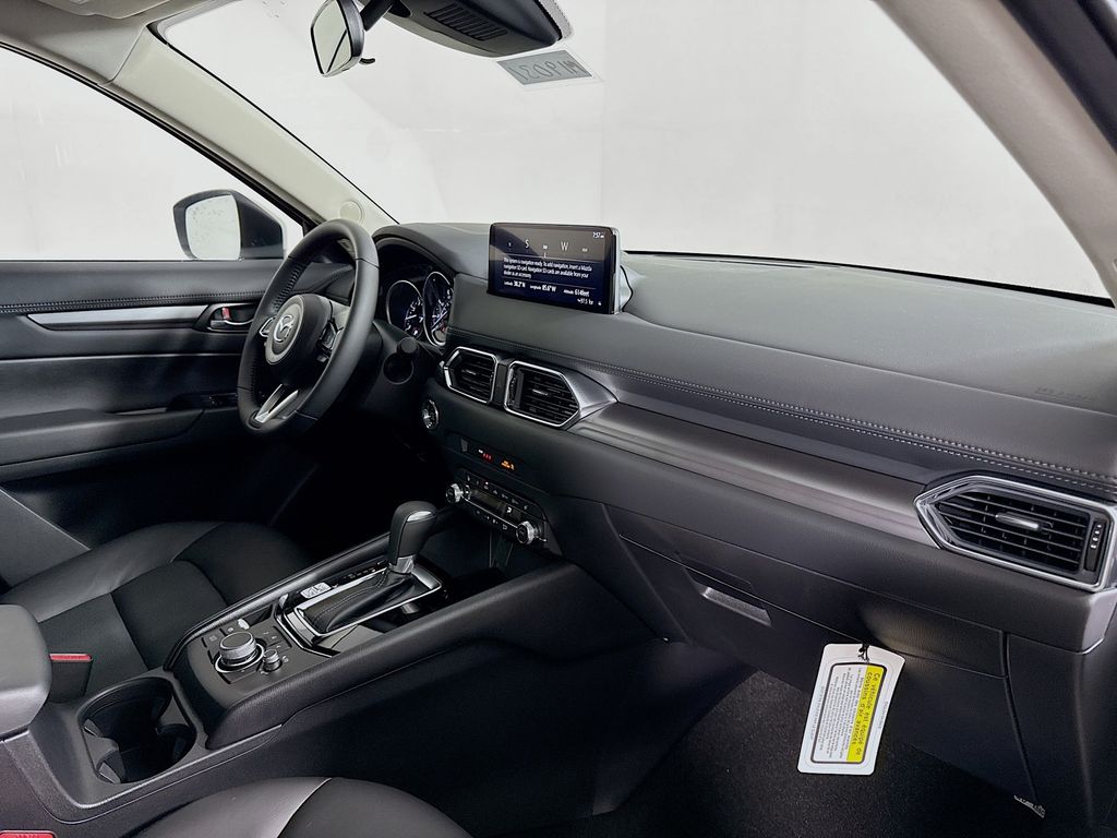 2025 Mazda CX-5 2.5 Select photo 24