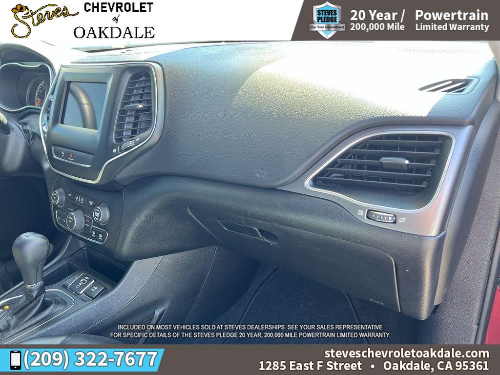 2019 Jeep Cherokee Latitude photo 28