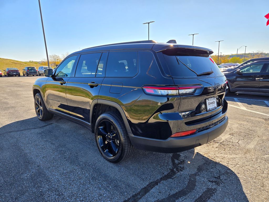 2023 Jeep Grand Cherokee Altitude photo 4