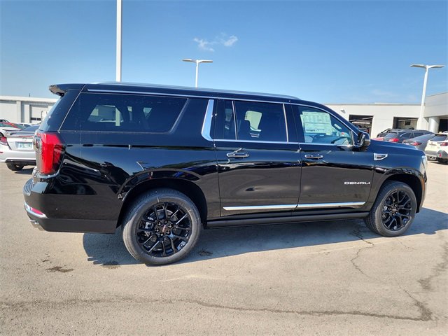 2026 Gmc Yukon XL Denali photo 2