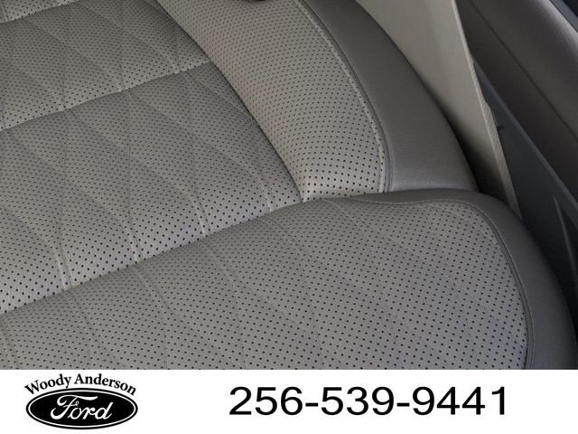 2025 Ford F-150 Platinum photo 16