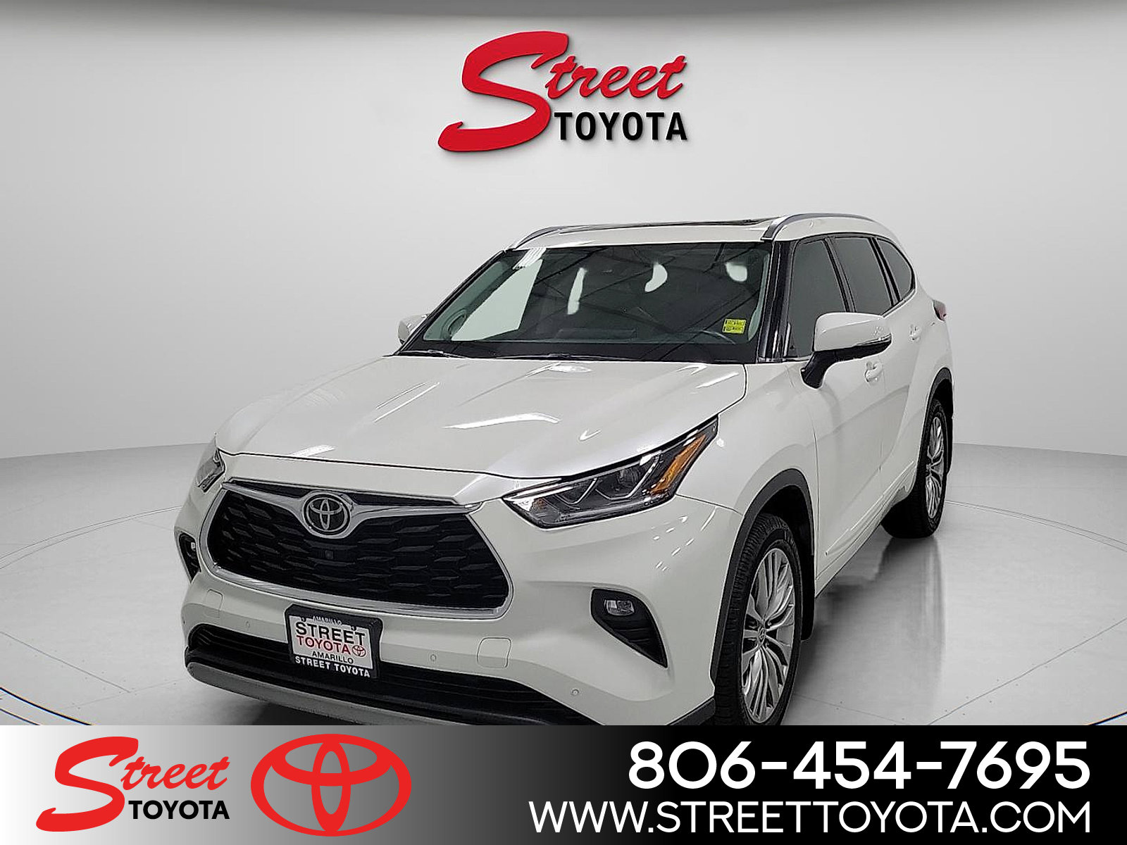 2021 Toyota Highlander Platinum's photo