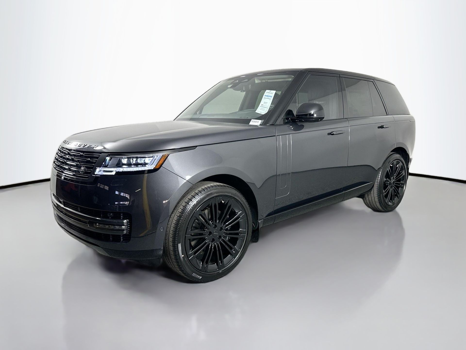 2026 Land Rover Range Rover SE's photo
