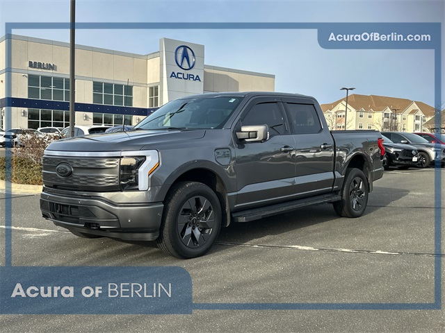 2022 Ford F-150 Lightning Lariat's photo