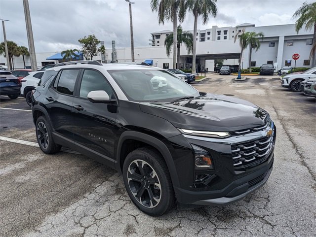 2025 Chevrolet Equinox LT photo 2