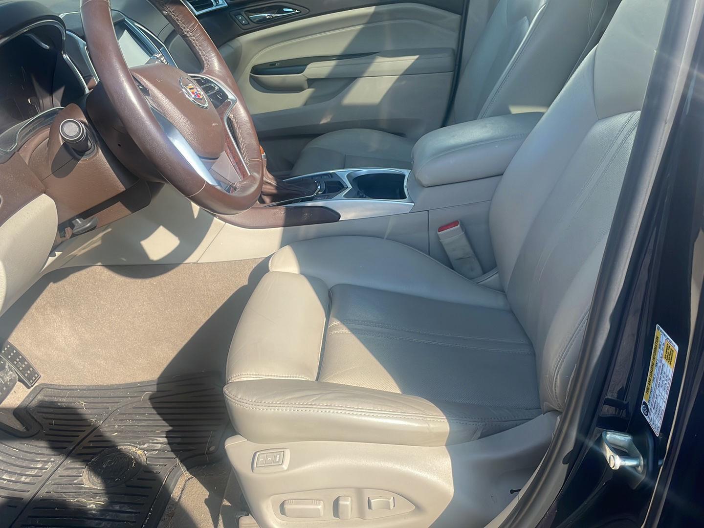 2015 Cadillac SRX Luxury photo 4