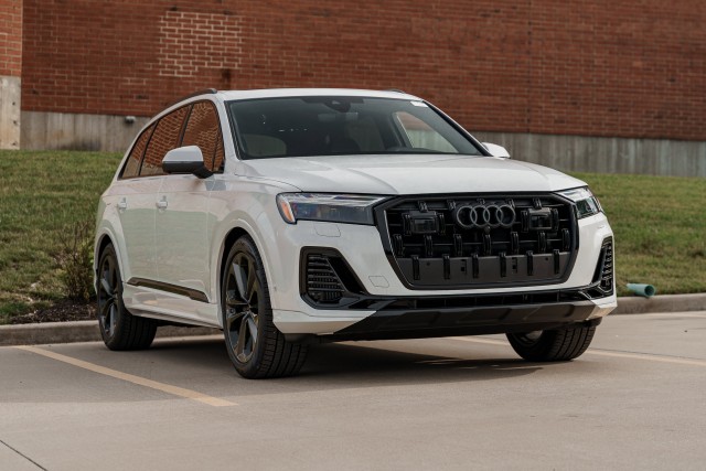 2025 Audi Q7 Premium Plus