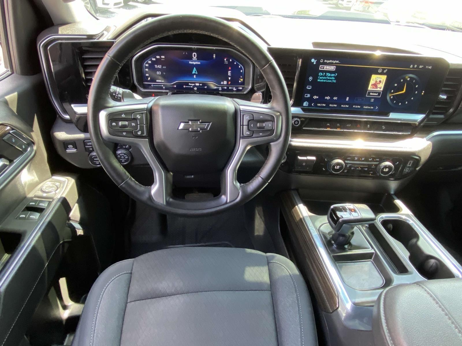 2024 Chevrolet Silverado 1500 LT Trail Boss photo 2