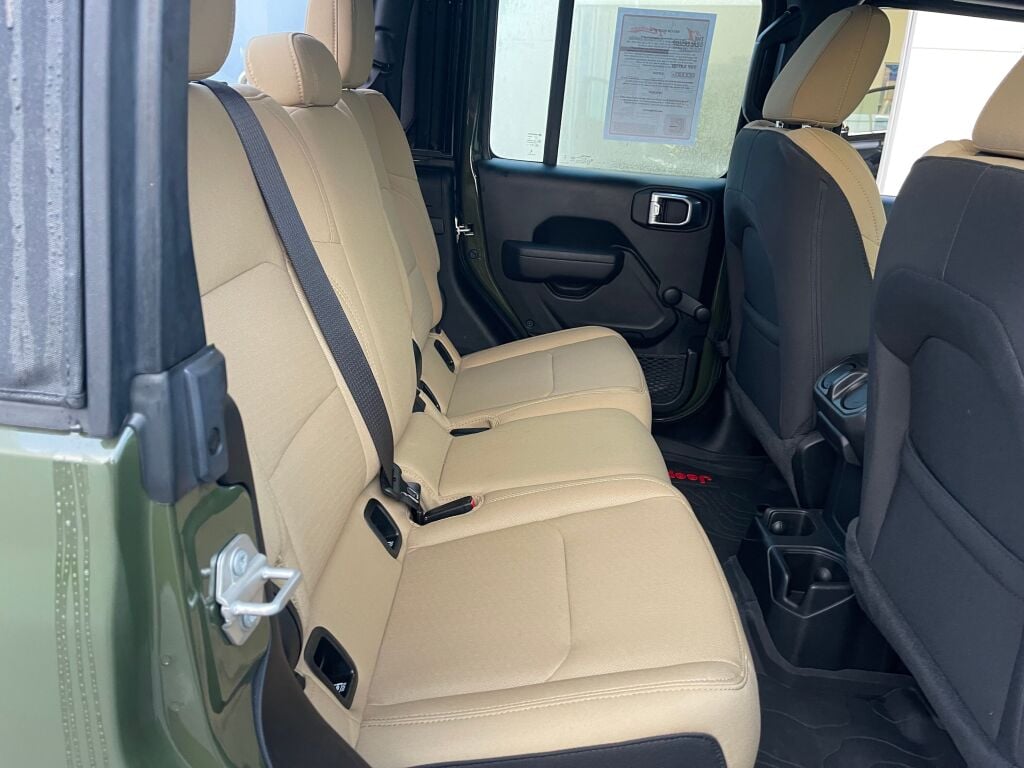 2023 Jeep Gladiator Sport photo 18